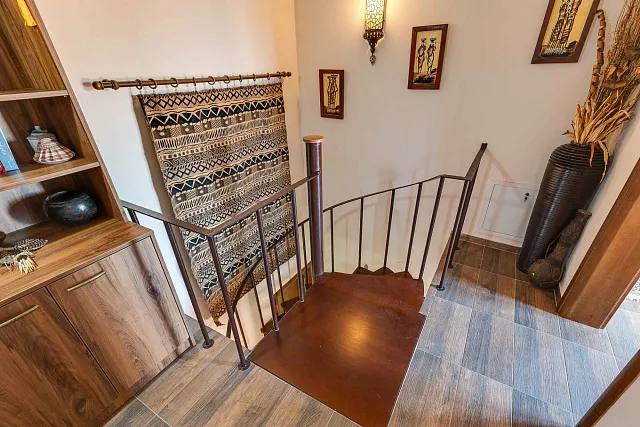 Exclusive Modern House with Authentic Character, Wine Cellar and Panoramic Views — photo 9