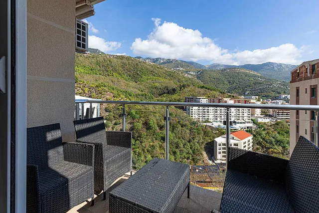  A seaview apartment in Becici — photo 14