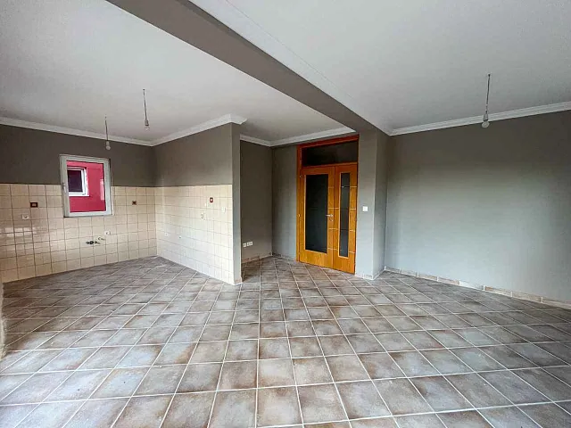 Spacious three-bedroom apartment in a six-apartment building, near Jaz beach — photo 13