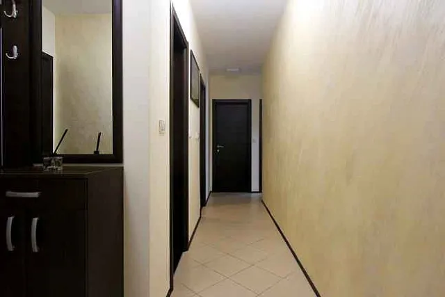 Furnished three-bedroom apartment in Budva — photo 12