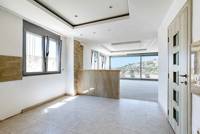 Penthouse in Ulcinj with sea view — photo 16