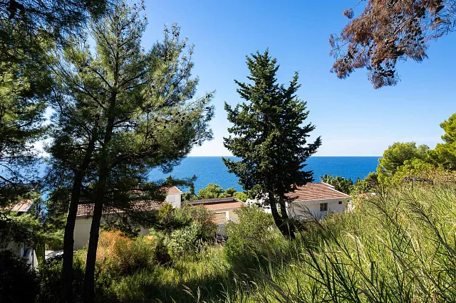 Sea-view land plot in Šušanj, 150 m from the beach — 950 m²