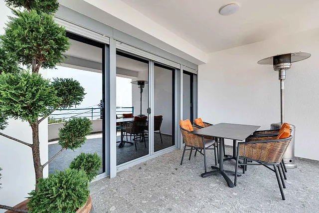 Luxury Investment Villa in Blizikuće – 3 Apartments, Pool & 120 m² Roof Terraces — photo 24