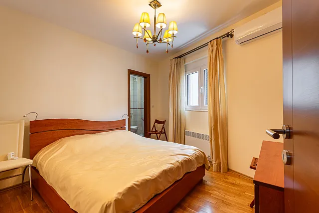 Apartment with 2 bedrooms in Bečići — photo 16