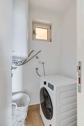 LUXURY THREE-BEDROOM APARTMENT WITH BREATHTAKING SEA VIEWS — photo 25