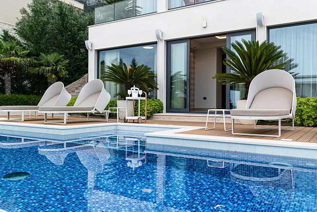 Exclusive Villa in Blizikuće, near Sveti Stefan — photo 29