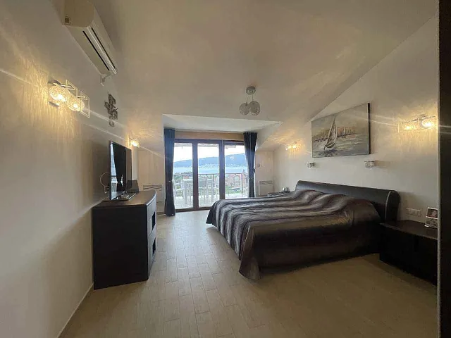 For sale apartment in Bijela with a sea view — photo 4