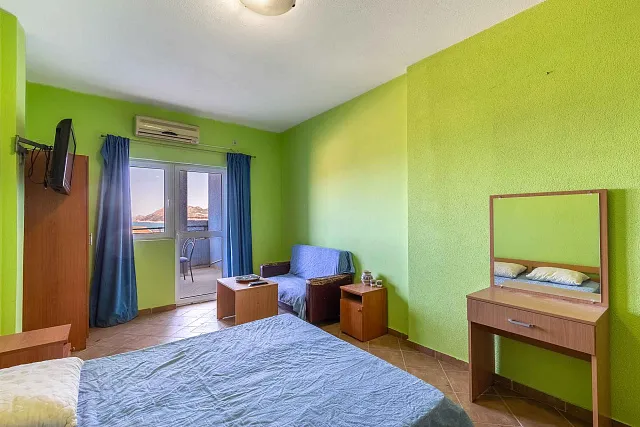 House with Hotel Capacity in Dobre Vode — photo 8