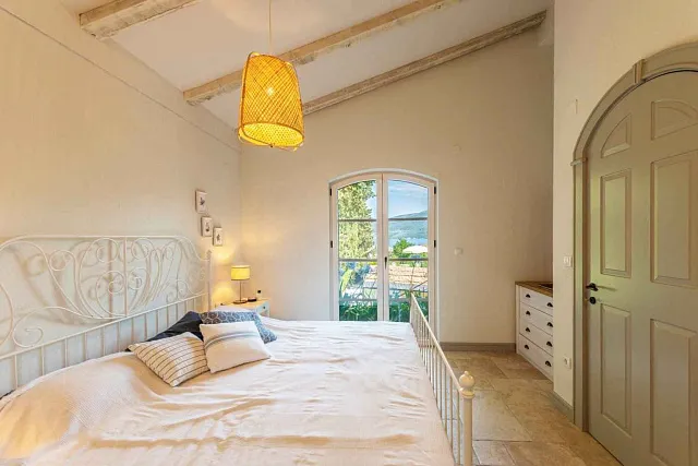 Luxurious Sea-View Villa in Baosici, Herceg Novi — photo 5