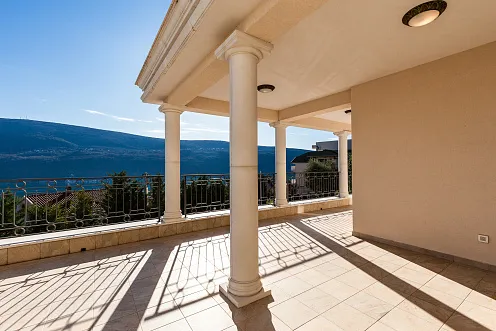 For sale new villas in a complex overlooking the Bay of Kotor