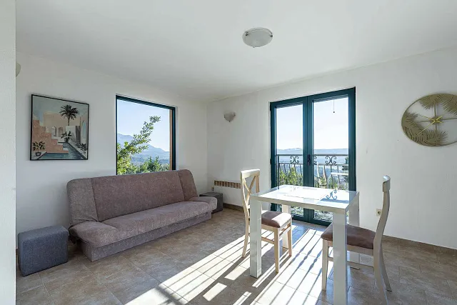 57 m² house with one bedroom, two floors, and a beautiful plot with sea views in Mrčevac. — photo 5