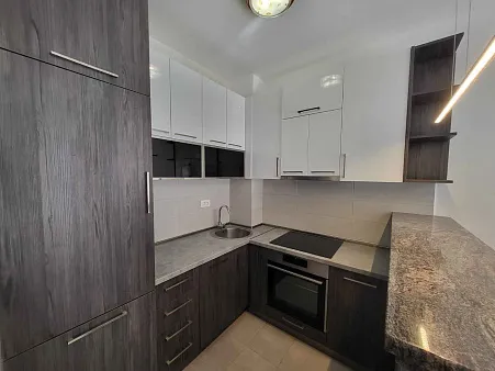 Apartment with spacious terrace in the center of Budva — photo 3