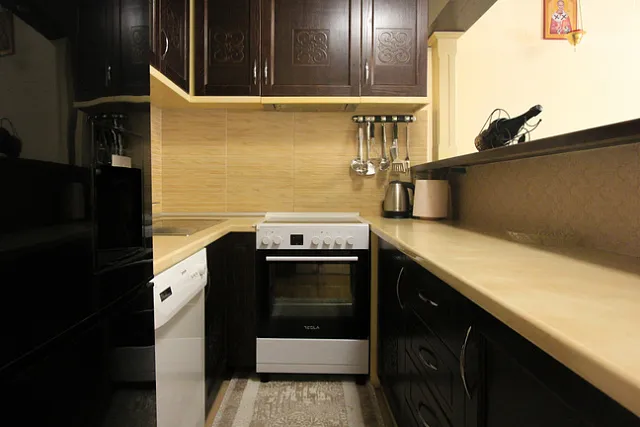 Furnished three-bedroom apartment in Budva — photo 4