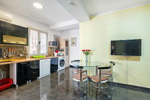 Apartment in Rafailovici with one bedroom — photo 2