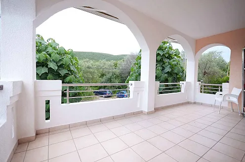 Family three-story house 330 m² for permanent residence, 100 m from Tivat Bay