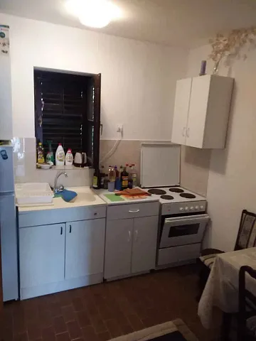 Apartment with sea view in Donji Stoliv — photo 8